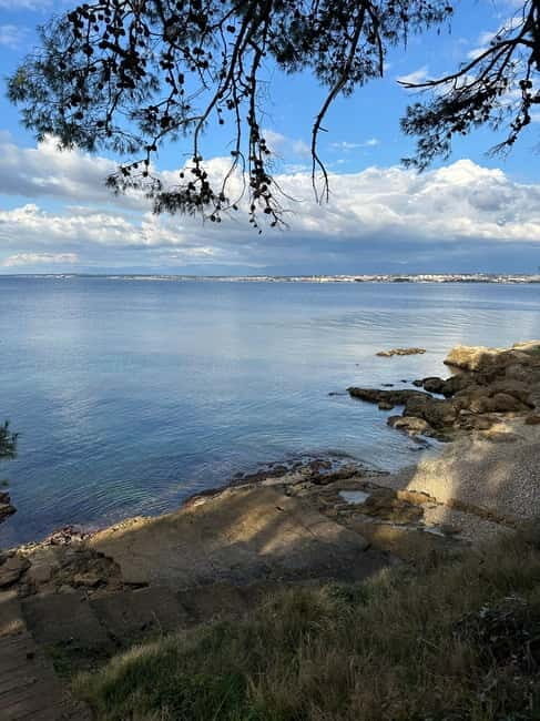 Zadar: Half-day trip boat with drinks and snorkeling - FAQs