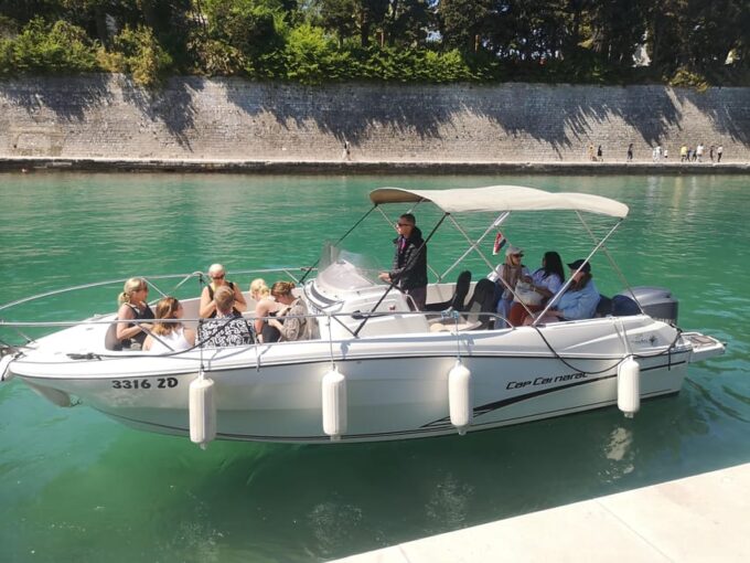 Zadar: Hop-On Hop-Off Speedboat Tour With 3 Stops & Drinks - Location and Meeting Point