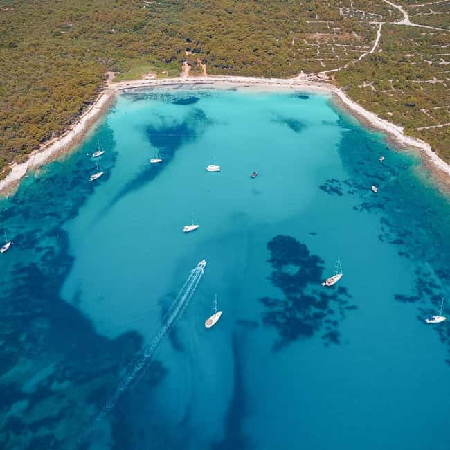 Zadar: Sakarun Beach and Dugi Island Boat Tour with Lunch - A Croatian-Style Lunch in Bozava