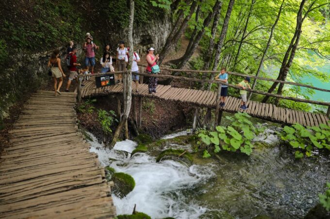 Zadar: Transfer to Plitvice Lakes With Entrance Tickets - Clothing and Gear Recommendations