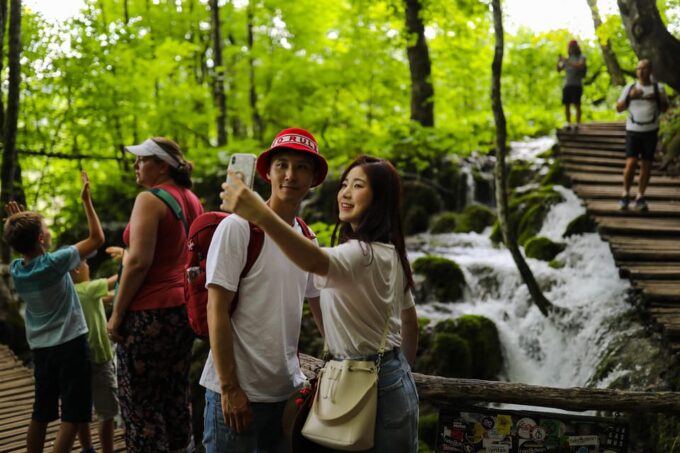 Zadar: Transfer to Plitvice Lakes With Entrance Tickets - Weather Considerations