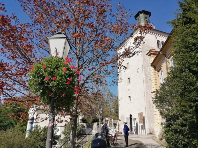 Zagreb: Group Walking Tour of Zagreb (Funicular Included) - Customer Feedback