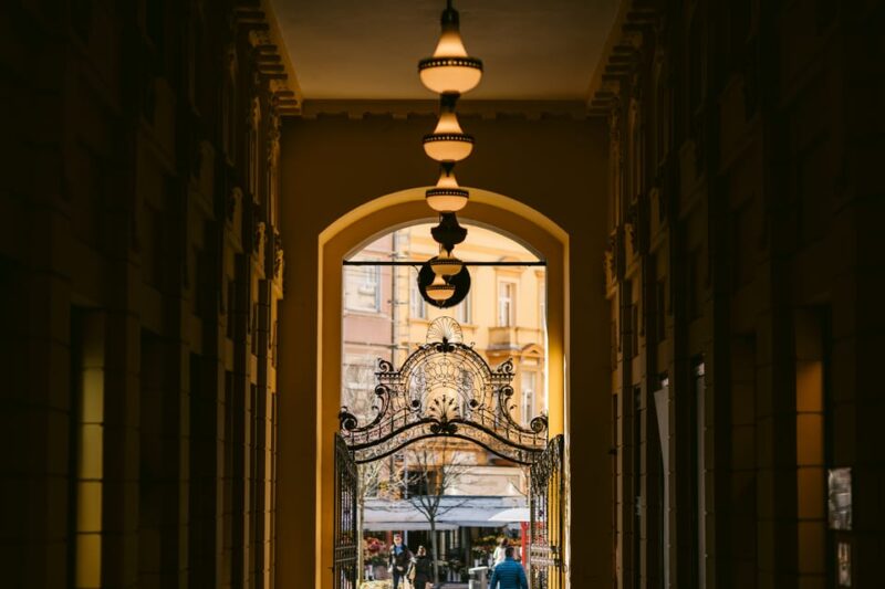 Zagreb: Most Instagrammable Photo Spots Guided Tour - Experience Highlights