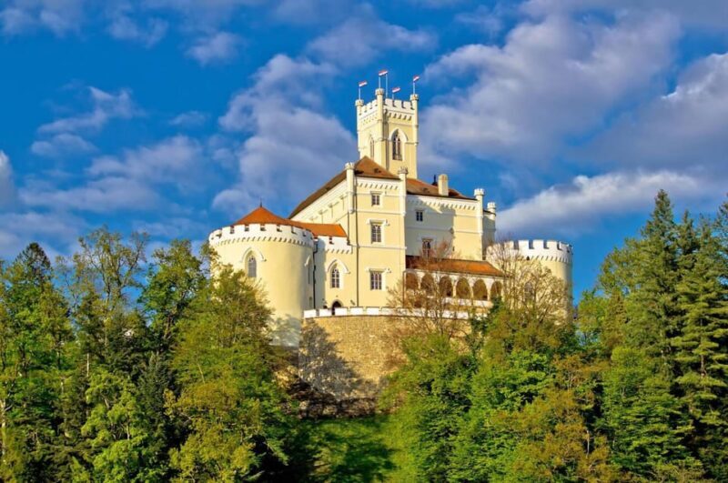 Zagreb: Private day trip to Varadin & Trakoan Castle - Exploring the Town of Varadin