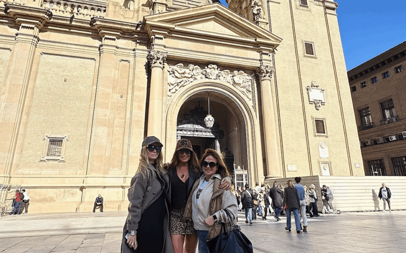 Zaragoza: Complete Tour, One Thousand and One Nights Experience With Dinner - Key Points