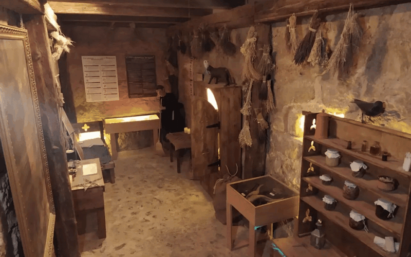 Zaragoza: the Only Excommunicated and Cursed Town With Witches in Spain and Food - Inclusions and What to Expect