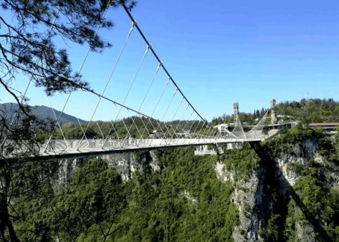 Zhangjiajie Grand Canyon Glass Bridge&Huanglong Cave Tour - Frequently Asked Questions