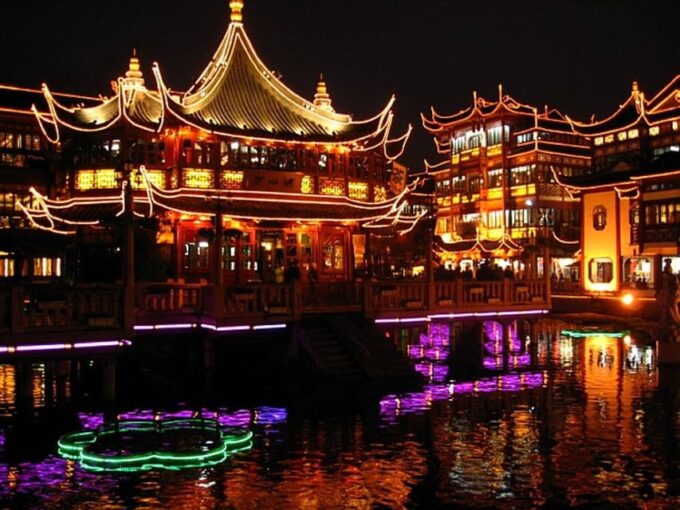 Zhujiajiao With Amazing Night Lights and Bar Experience - Optional Boat Ride