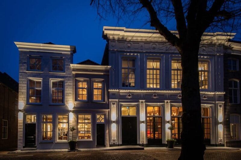Zierikzee City Tour With Guide Darkside Nl/En Private Tour - Meeting Point and Accessibility