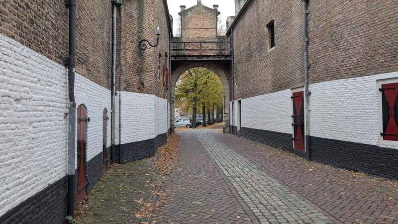 Zierikzee: Guided Walking Tour - Key Points
