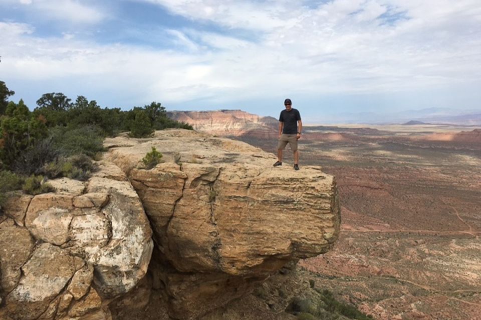 Zion National Park and Canaan Cliffs: Helicopter Tour - Minimum Group Size Requirements