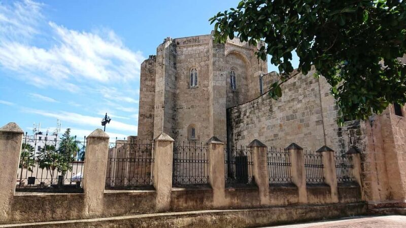 Zona Colonial Hictorical Tour with a local artist - Who Will Love This Tour?