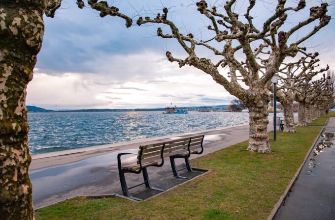 Zurich: City Tour W/ Boat Trip, Lindt Museum, & Cable Car - Exploring Old Town