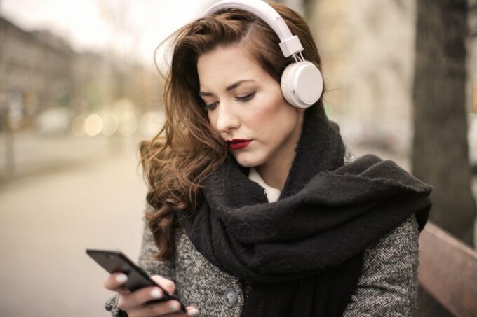 Zurich in the Mirror of the Past: Self-Guided Audio Tour - Delve Into Historical Buildings and Guilds