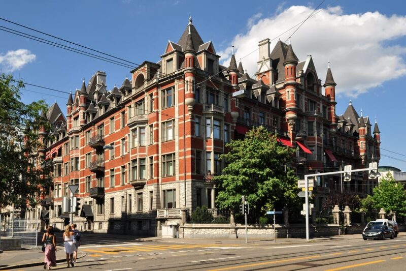 Zurich: Open Top Bus Sightseeing Tour With Optional Cruise - Tour Features
