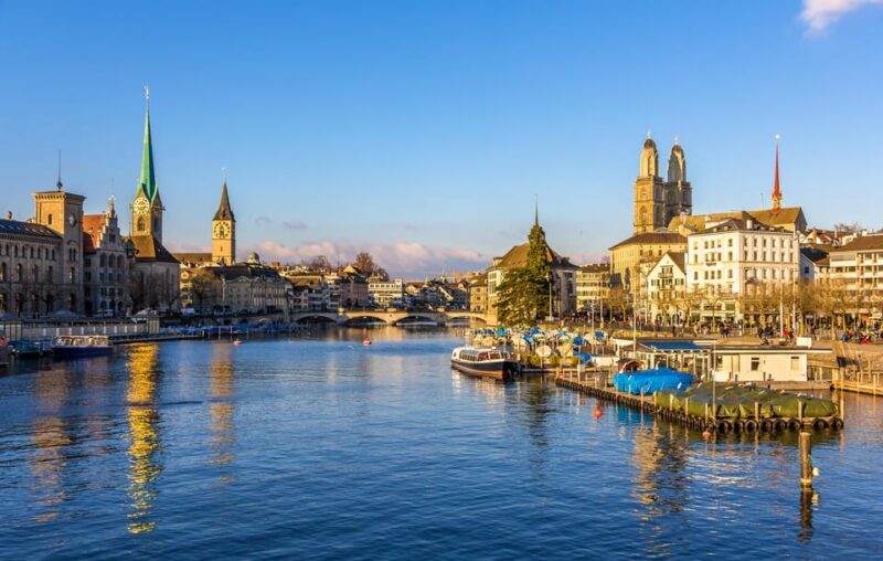 Zurich: Private Tour Highlights, Lake Cruise & Lindt Museum - Language and Accessibility