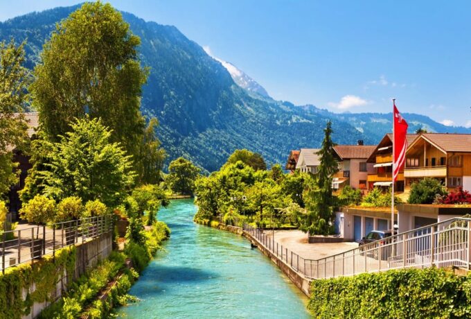 Zurich: Private Tour to Interlaken, Grindelwald & Jungfrau - Scenic Drive Through the Swiss Countryside