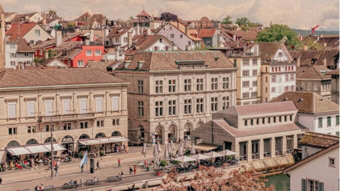 Zurich: Professional Photoshoot at the Best Spots - Frequently Asked Questions