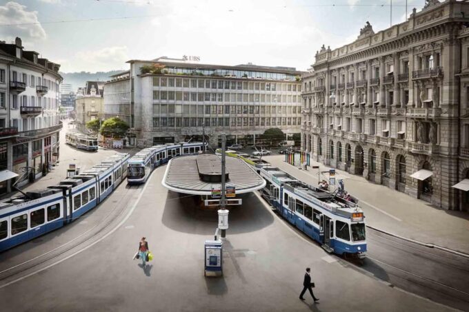 Zurich: Stein Am Rhein, Rhine Falls & Lake Boat Cruise - Experiencing the Vibrant Atmosphere of Parade Square